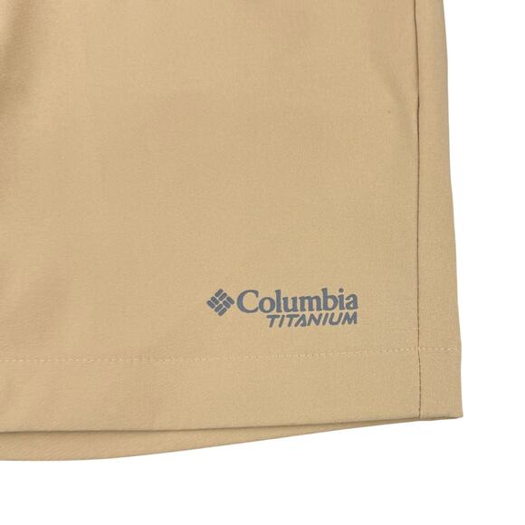 NWT COLUMBIA Titanium Women's Back Beauty Softshell Shorts Size 4 Canoe - Picture 6 of 10